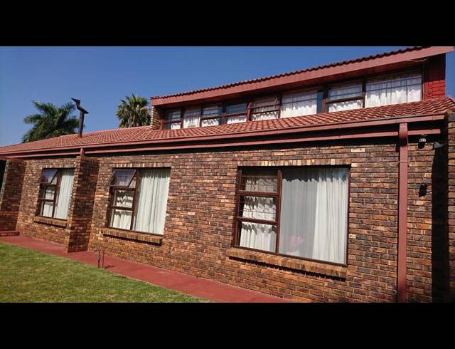 4 BEDROOM HOUSE SOLD IN FLORAUNA